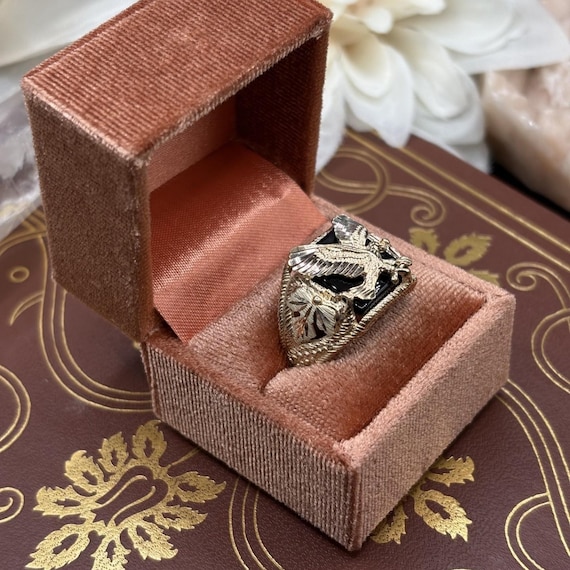 10k Black Hills Gold Eagle Ring - image 4
