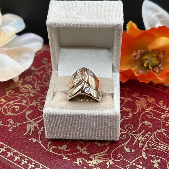 18k Two-Tone Diamond Ring - image 1