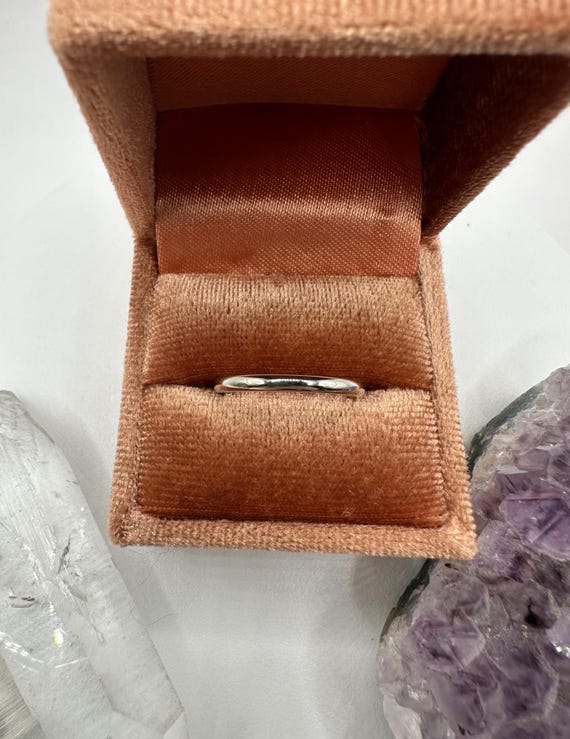 14k White Gold Band