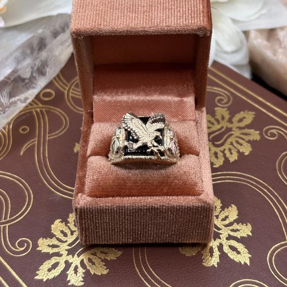10k Black Hills Gold Eagle Ring - image 3