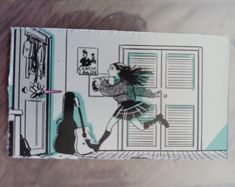 Nastolatka biegnąca w sypialni – komiksowy magnes