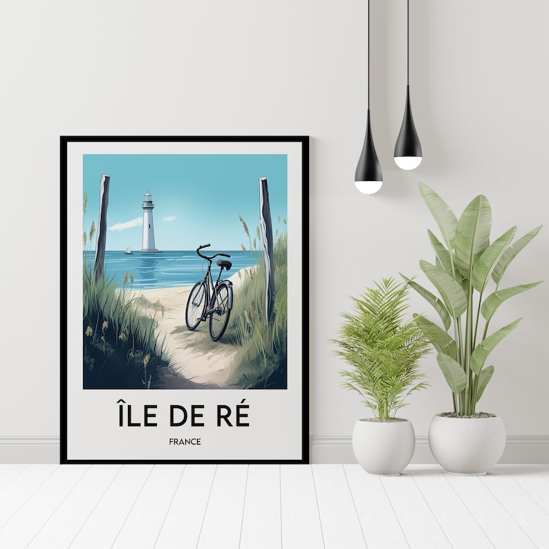 May include: A black and white illustration of a bicycle on a beach path with a lighthouse in the distance. The text "&Icirc;le de R&eacute;" and "France" is below the image.