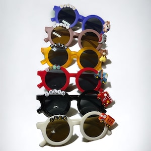 Occhiali da sole personalizzati per bambini / occhiali da sole personalizzati per ragazzi / dinosauri / camion / occhiali da sole personalizzati per bambini / bomboniere / UV400
