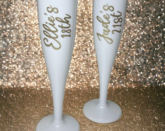 Personalised Champagne Flutes | Bridal Party Flutes | Hen Party Glasses | Bride Glass | White Plastic Champagne Flutes/birthday/wedding.