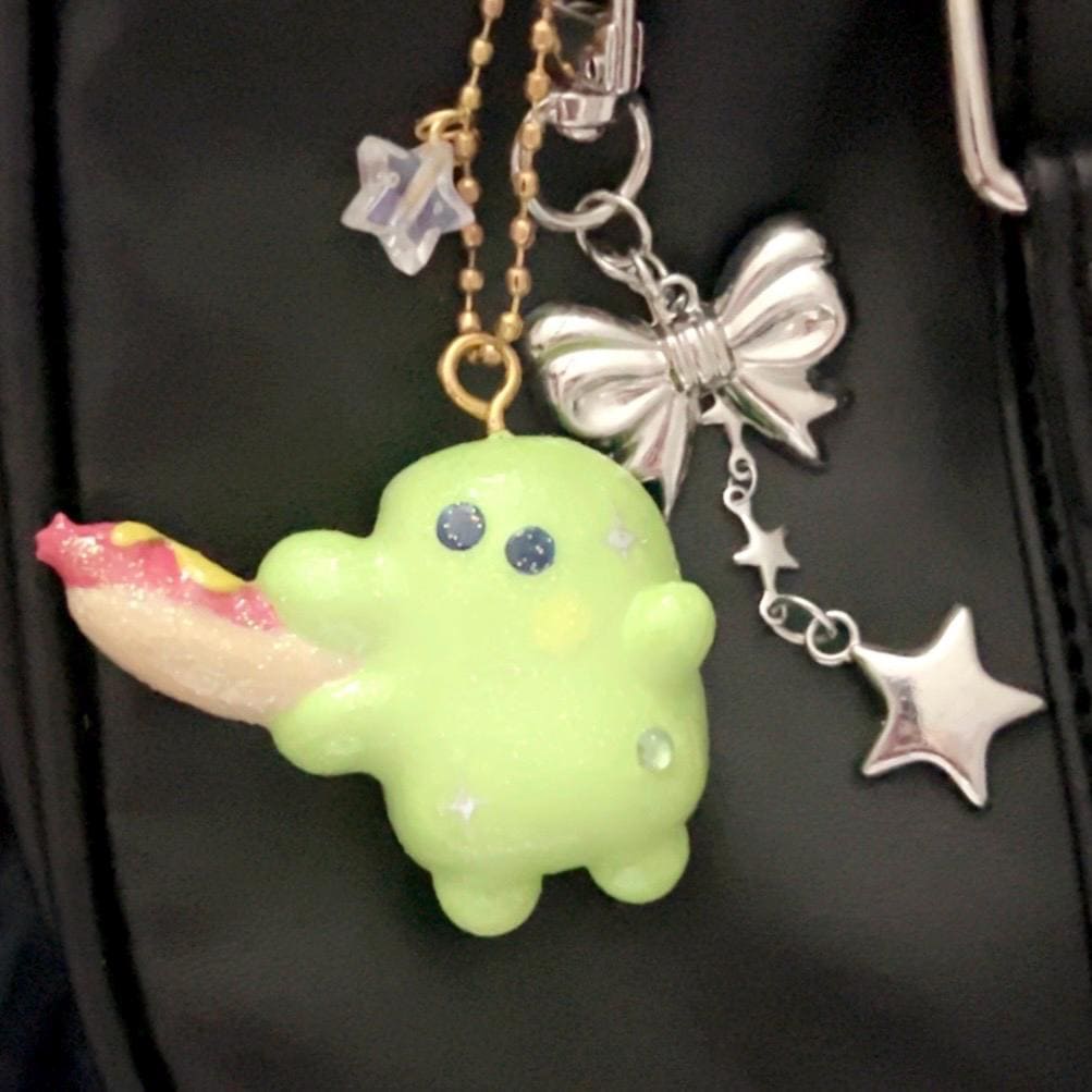 くちぱっちグリズィ ハンドメイドキーホルダーチャーム たまごっち