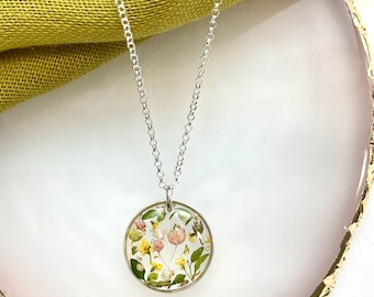 Collana con fiore in resina in argento sterling – Ciondolo con fiore essiccato pressato – Gioielli ispirati alla natura