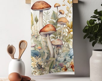 Op de afbeelding: Een aquarel-illustratie van paddenstoelen die groeien in een veld met wilde bloemen. De paddenstoelen zijn in verschillende tinten bruin en oranje, met witte stelen. De wilde bloemen zijn een mix van geel, wit en blauw.