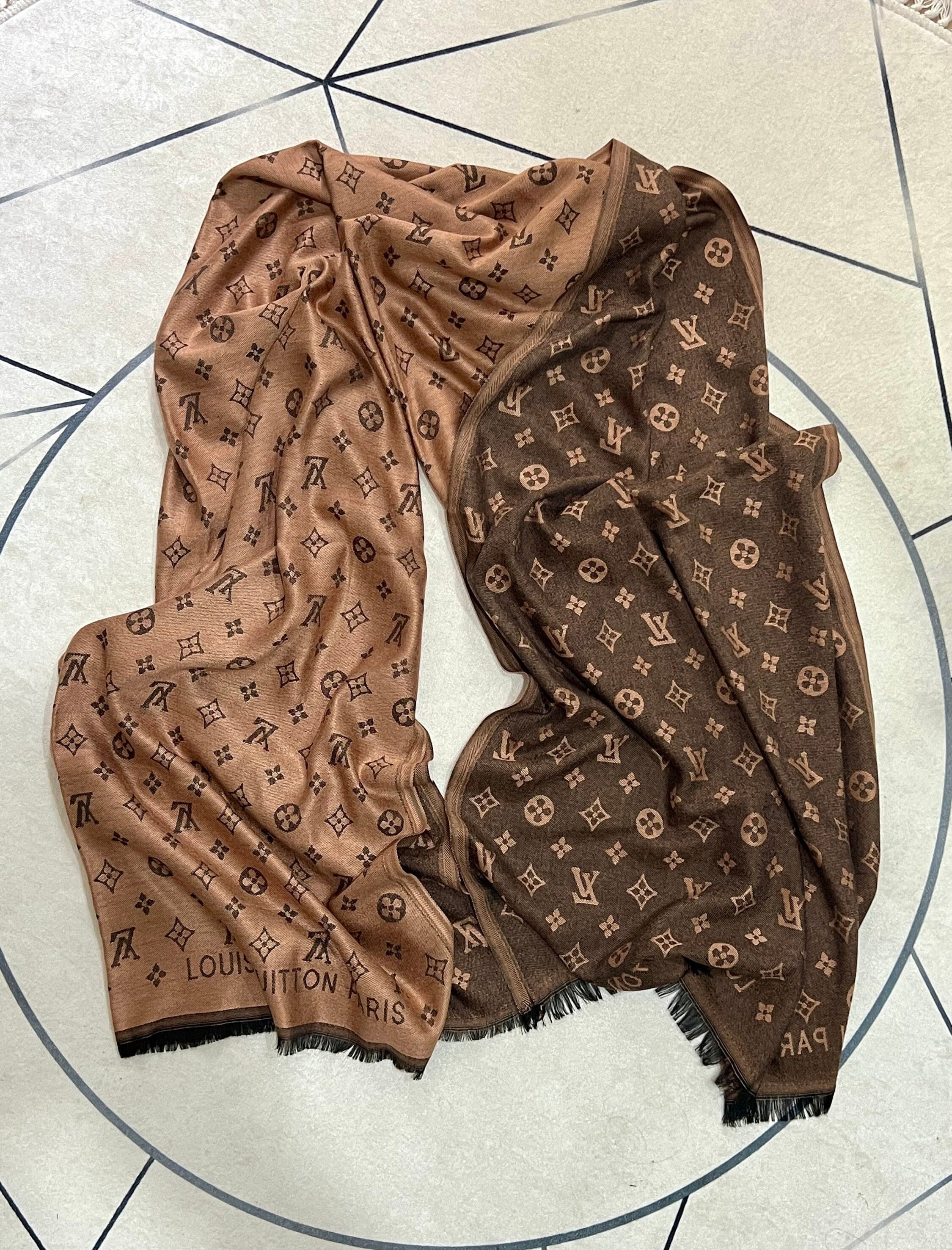 Luis Vuitton scarf  Louis vuitton monogram shawl, Louis vuitton