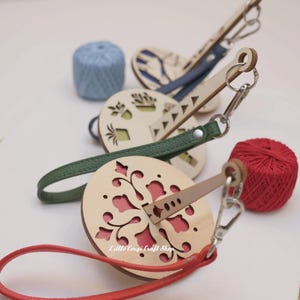 Portable Yarn Holder, Wrist Yarn Holder, Crochet Accessory, Knitting Supplies, Unique Gift for Craft Lovers