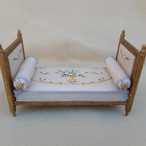 Dollhouse miniatures, sofa 1/12 scale