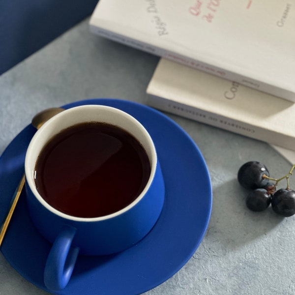 Ensemble de tasses à café bleu Klein | Tasse à café faite à la main avec cuillère, Klein Bleu decoration, home decor,  tasses à thé