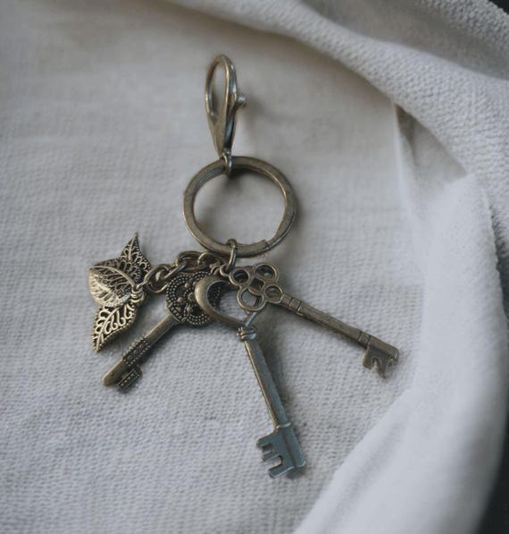 Antique Bronze Colored Keychain with Old Keys and Leaf Charms