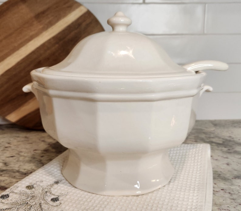 Vintage Soup Tureen Gift for Entertaining Soup Serving Bowl Thoughtful