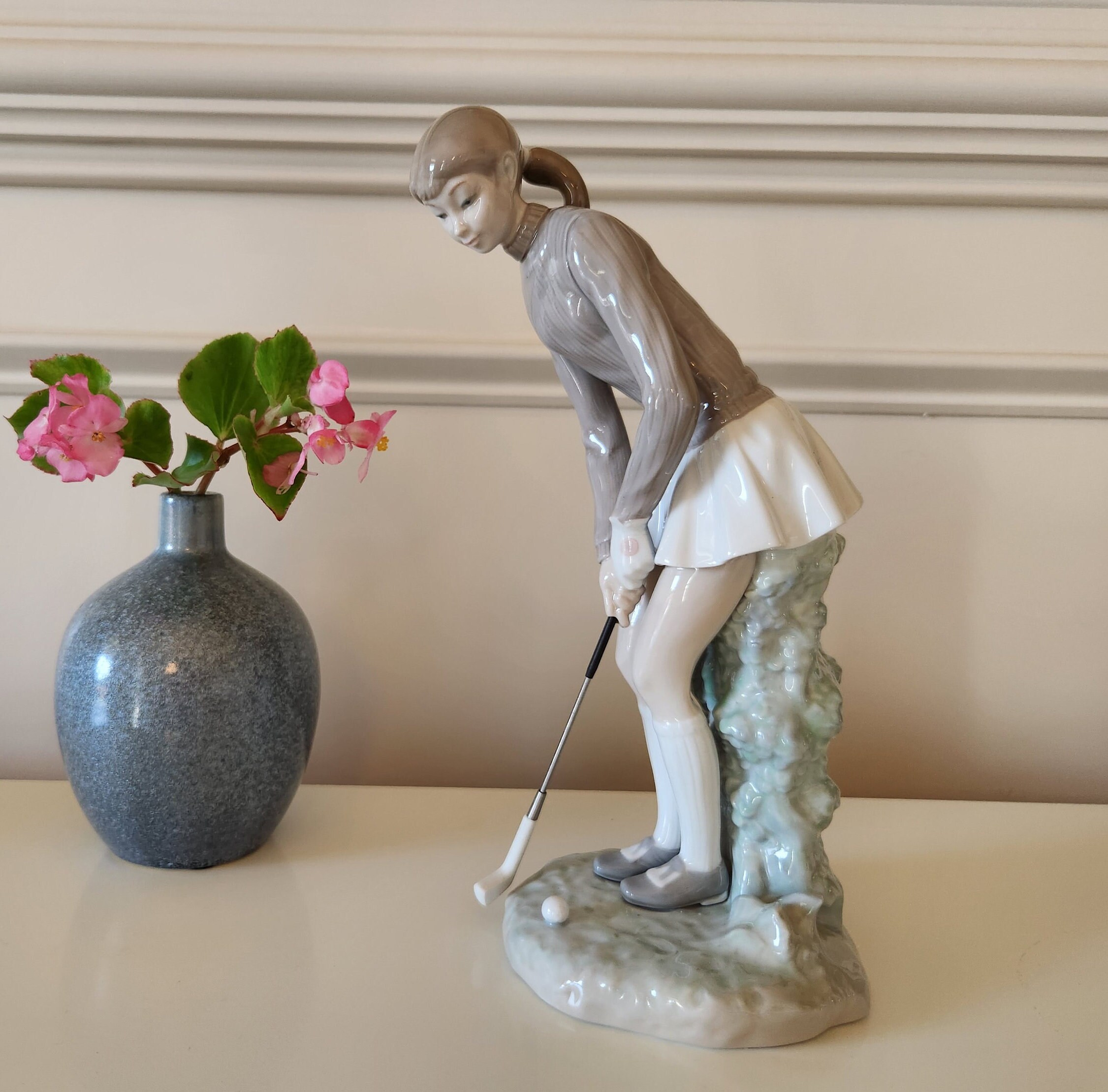 Lladro “LADY GOLFER” Figurine #04851 Lladro #4851 Golf Player Woman Fine Porcelain Decor Gift for