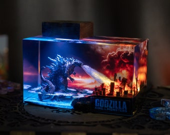 Go.dzi.lla monster resin light night - Diorama Monster-King’OT’Monsters, diorama resin epoxy, handmade gifts, home decoration