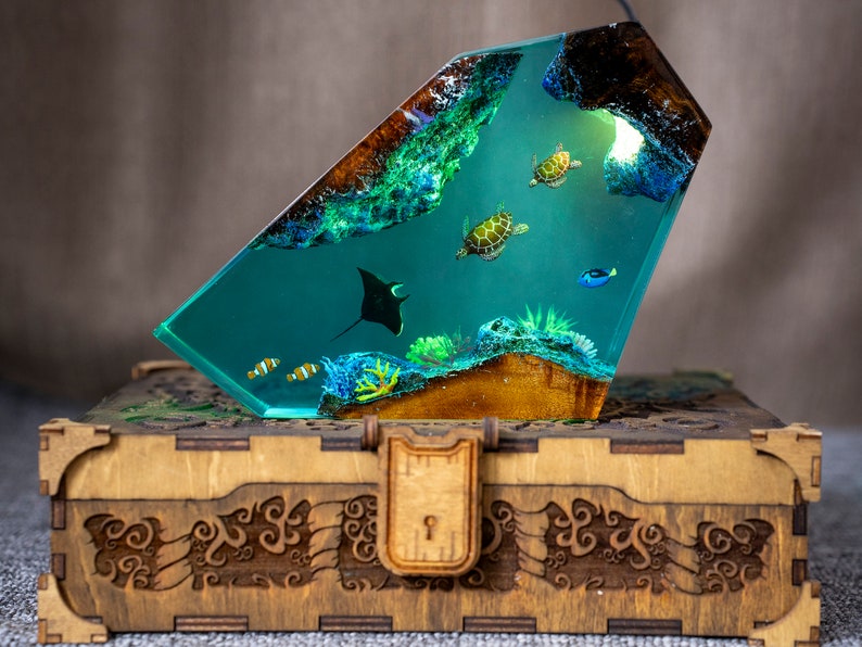 resin lamp with wooden box