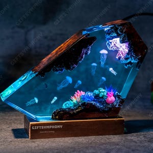 Jellyfish & Coral Resin Light Lamp - Sea Creatures, Coral Beauty, Marine Life Glow, Unique Gift for Ocean Lovers, Handmade Ocean Decor