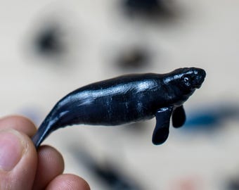 Miniature marine life figures: turtle, shark, whale | 01
