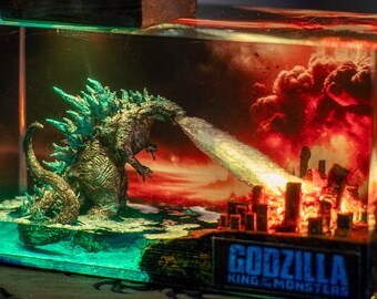 Go.dzi.lla monster resin light night - Diorama Monster-King’OT’Monsters, diorama resin epoxy, handmade gifts, home decoration