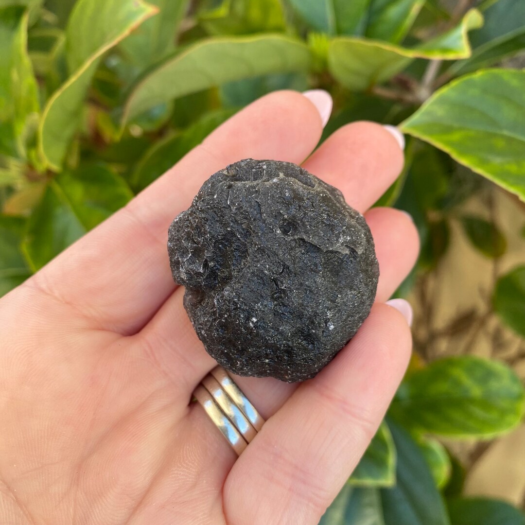 本物のアグニマニタイト - インドネシア産 44 グラム テクタイト (E051