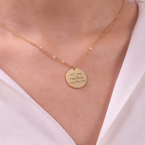 Collar único escrito a mano, collar personalizado conmemorativo con texto en inglés "Papá o mamá", joyería delicada