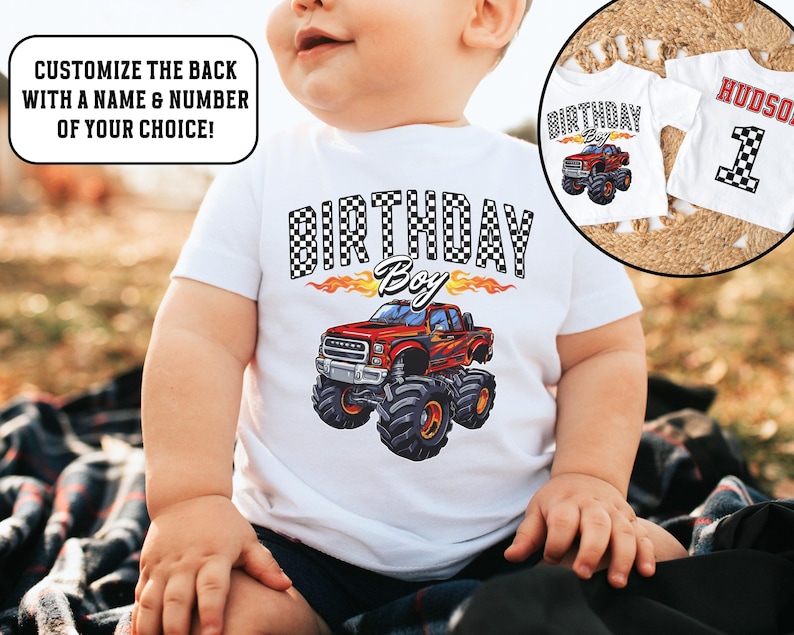 Pu&ograve; includere: Body bianco a maniche corte con una grafica di un camion mostro rosso e il testo "Birthday Boy" in font a scacchi bianco e nero. Il camion ha delle fiamme che escono dallo scarico.