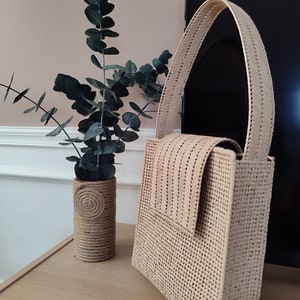 Handgefertigte Tasche im besonderen Design, Raffia-Seiltasche, Stricktasche, Umhängetasche, Geschenk für Frau, Geschenk für Mutter