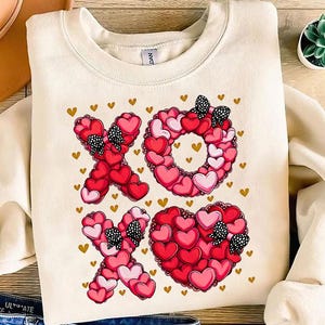XOXO Valentines Day Sweatshirt, XOXO Sweatshirt , Cute Valentines Day Hoodie, Love Sweatshirt,  Valentines Crewneck, Valentines Day Gift