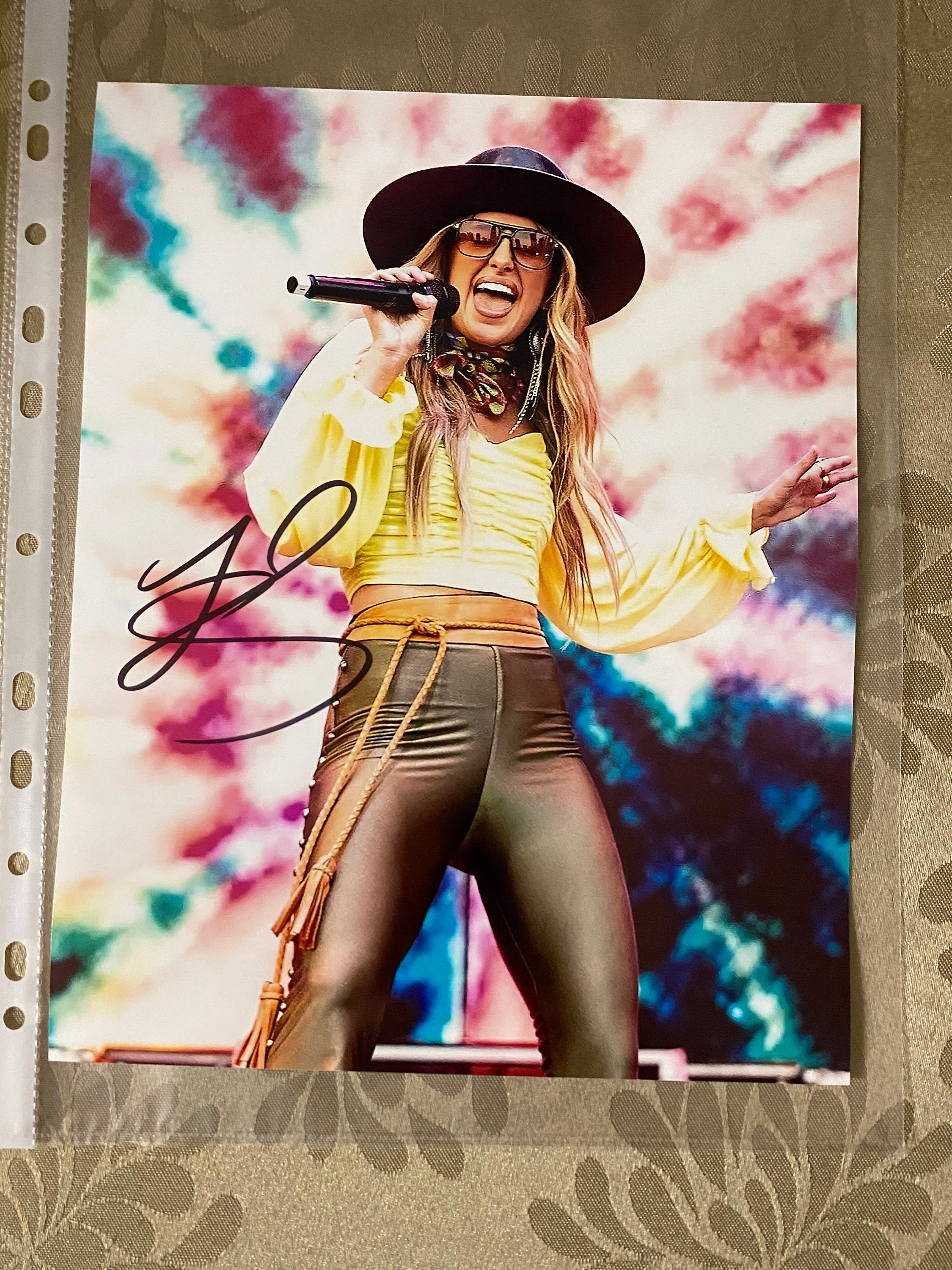 Lainey Wilson Yellowstone Country Singer Signed 8x10 Photo With COA Etsy