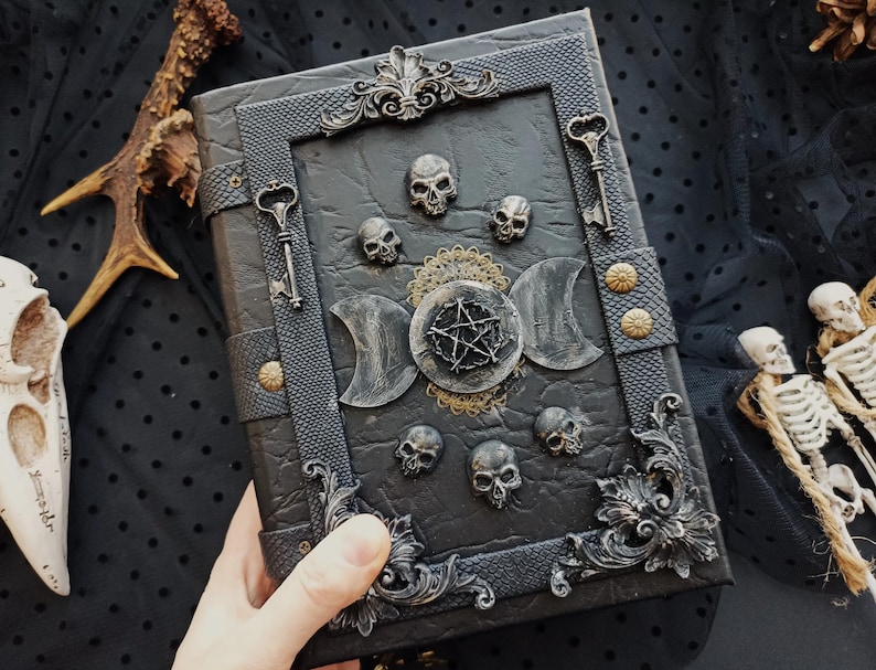 Livre des ombres épais lune occulte grimoire crâne gothique 8 x 6 pouces 600 pages image 13