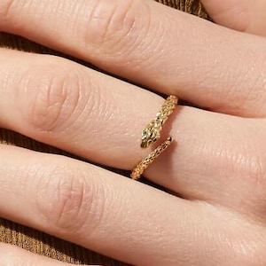 Snake Band, Natural Green Eye Snake Ring, 14k Gold Snake Ring, Gold Ring, Serpent Ring, Stackable Rings, Gifts for her, Animal Ring