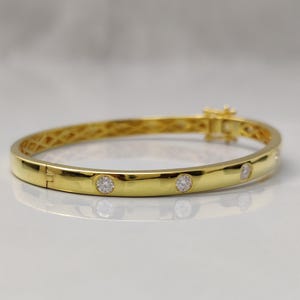 Round Moissanite Bangle / 3.00MM Colorless Moissanite Wedding Bangle / Flush Set Moissanite Bridal Bangle/ 14K Solid Gold Anniversary Bangle