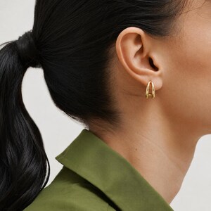 Pendientes de doble aro de oro macizo de 18 quilates, pendientes minimalistas de aro abierto, pendientes modernos de oro, regalo para mujer, joyería para el día a día.