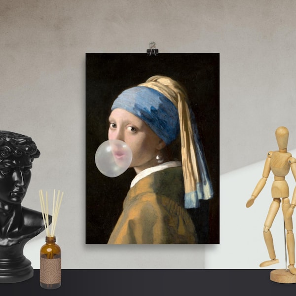 Vermeer trifft moderne Kunst: Mädchen mit Perlenohrring und Kaugummi-Blase | Wandkunst für modernes Flair | cooler Poster Druck Wandbild