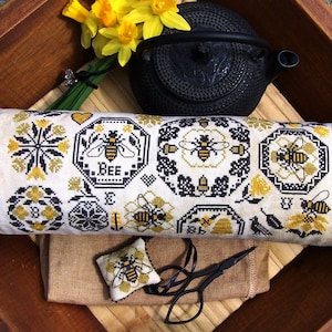 Bee Sampler by Lila's Studio - Counted cross stitch pattern - Hard copy