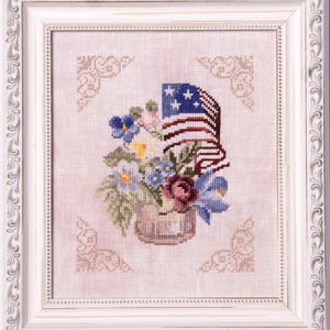 Patriotic Bouquet by Samplers and Primitives - Counted cross stitch pattern - Hard copy