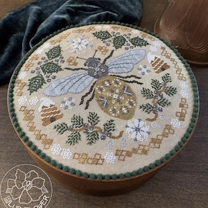 Sleeping Bee by The Blue Flower - Counted cross stitch pattern - Hard copy