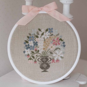 Joli Bouquet by Tralala - Counted cross stitch pattern - Hard copy
