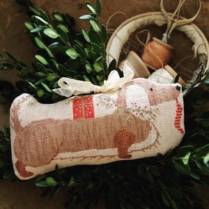 Christmas Sausage Frankie by Stacy Nash Designs - Animal Cracker Series - Counted cross stitch pattern - Hard copy