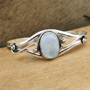 Moonstone Bangle, 925 Silver Bangle, Gift Bangle, Handmade Jewelry, Women Bangle, Moonstone Bracelet, Statement Bangle, Rainbow Moonstone