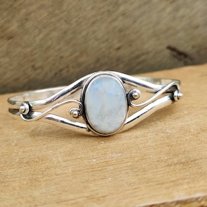 Moonstone Bangle, 925 Silver Bangle, Gift Bangle, Handmade Jewelry, Women Bangle, Moonstone Bracelet, Statement Bangle, Rainbow Moonstone