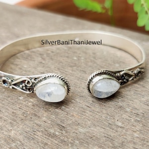 Moonstone Bangle, 925 Silver Bangle, Gift Bangle, Handmade Jewelry, Women Bangle, Moonstone Bracelet, Statement Jewelry, Rainbow Moonstone