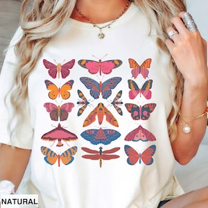 Butterfly T-shirt, Vintage Butterflies Shirt, Butterfly Lover Gift, Butterfly Pattern Tee, Butterfly Print Shirt, Butterfly Graphic T-Shirt