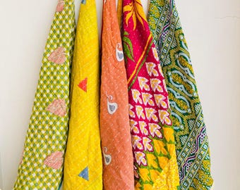 Juego de 5 paños de cocina Kantha hechos a mano / Paños de cocina vintage de algodón coloridos con lazo para colgar / Paños de cocina suaves, duraderos y cosidos a mano