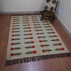 Handwoven Wool Jute Rug: Traditional Indian Dhurrie Flatweave