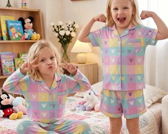 Gingham Pink Disney Pyjamas, Micky Ballon Kokette Ästhetik PJs, Mama und Ich Muttertagsgeschenk 2026, Pastellkarierte Nachtwäsche