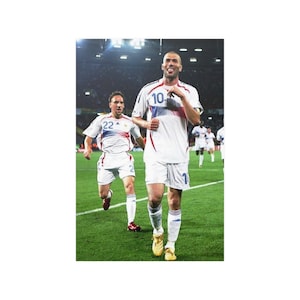 Zinedine Zidane Satin Posters (210gsm), pôster de futebol, pôsteres de futebol, presente de futebol, arte de parede de futebol, decoração de futebol, pôster da França, Zizu