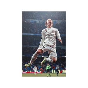 Luka Modric Real Madrid Satin Posters (210gsm), wall art, soccer art, football, football art, football Legends Canvas, Soccer Player Poster