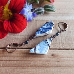 Sea Pottery Schmuck, Sea Pottery Ohrringe, Ohrringe im Boho-Stil, Handgefertigte Sea Glass Ohrringe, Long Sea Pottery Ohrringe, Handmade