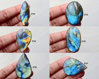 Cabochons de labradorite bleue naturelle faits main et polis à la main.